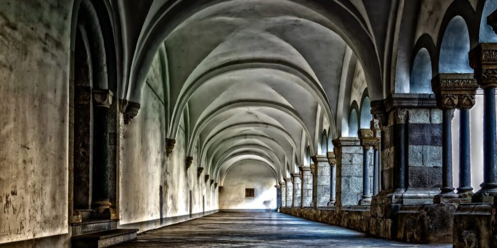monastery-3130879_1920